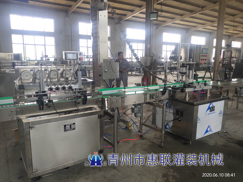 全自动酒精灌装机 全自动酒精灌装机