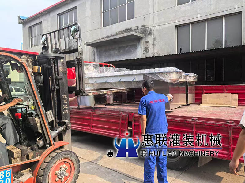 56头灌装生产线洗瓶机发贵州