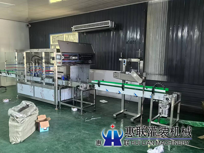 调味料灌装机安装现场